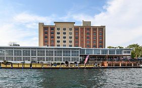 Niagara Riverside Resort, Bw Premier Collection 3*